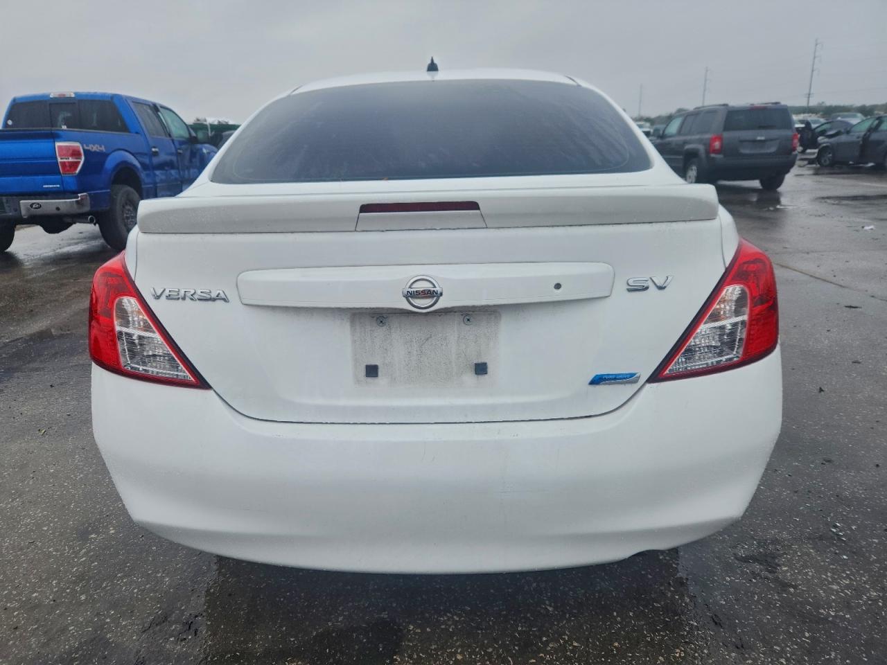 2014 NISSAN VERSA S photo 6