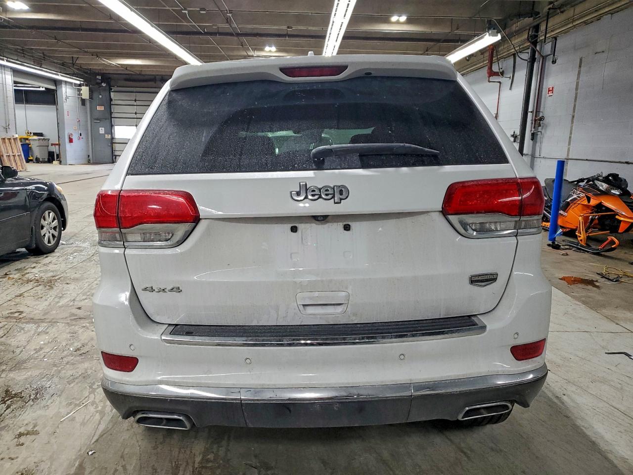 2014 JEEP GRAND CHEROKEE SUMMIT photo 6