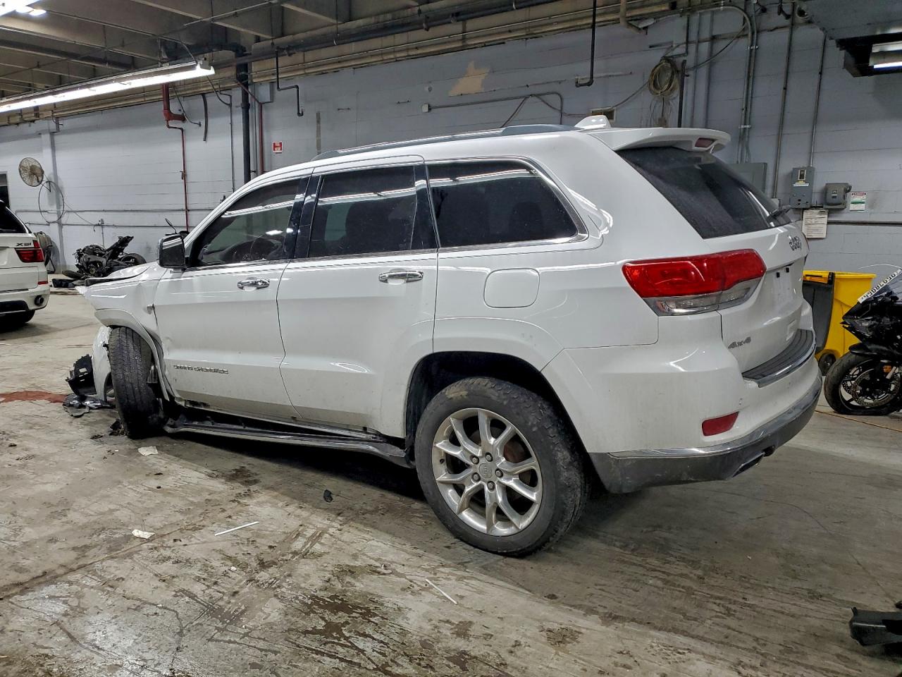 2014 JEEP GRAND CHEROKEE SUMMIT photo 2