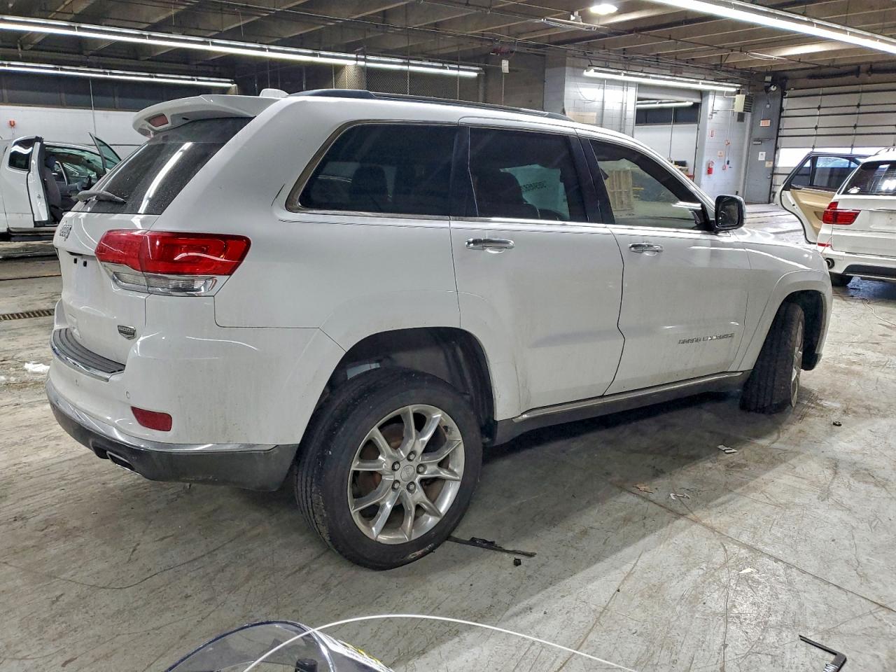 2014 JEEP GRAND CHEROKEE SUMMIT photo 3