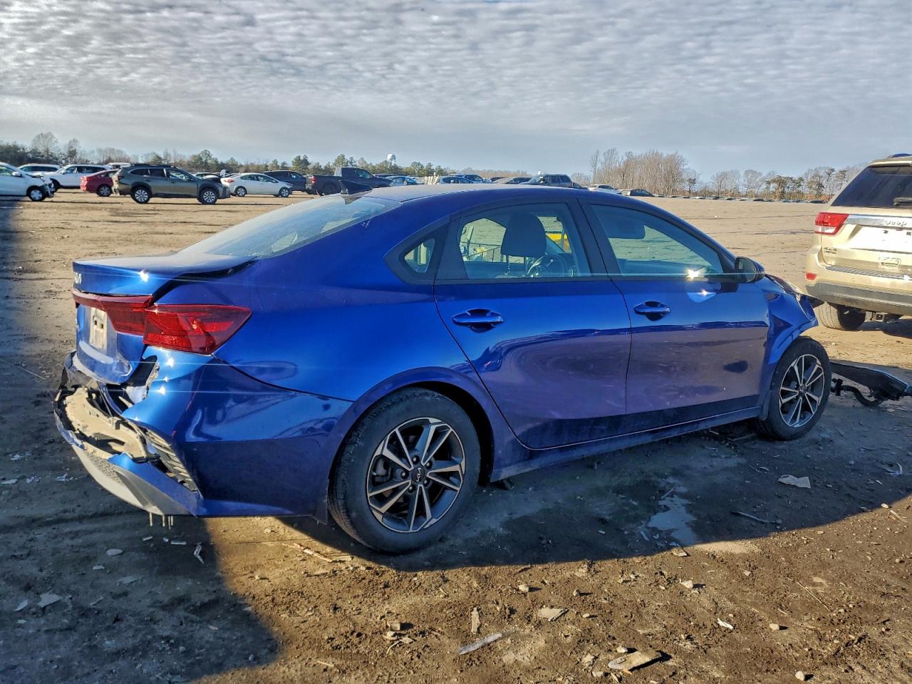 2023 KIA FORTE LX photo 3