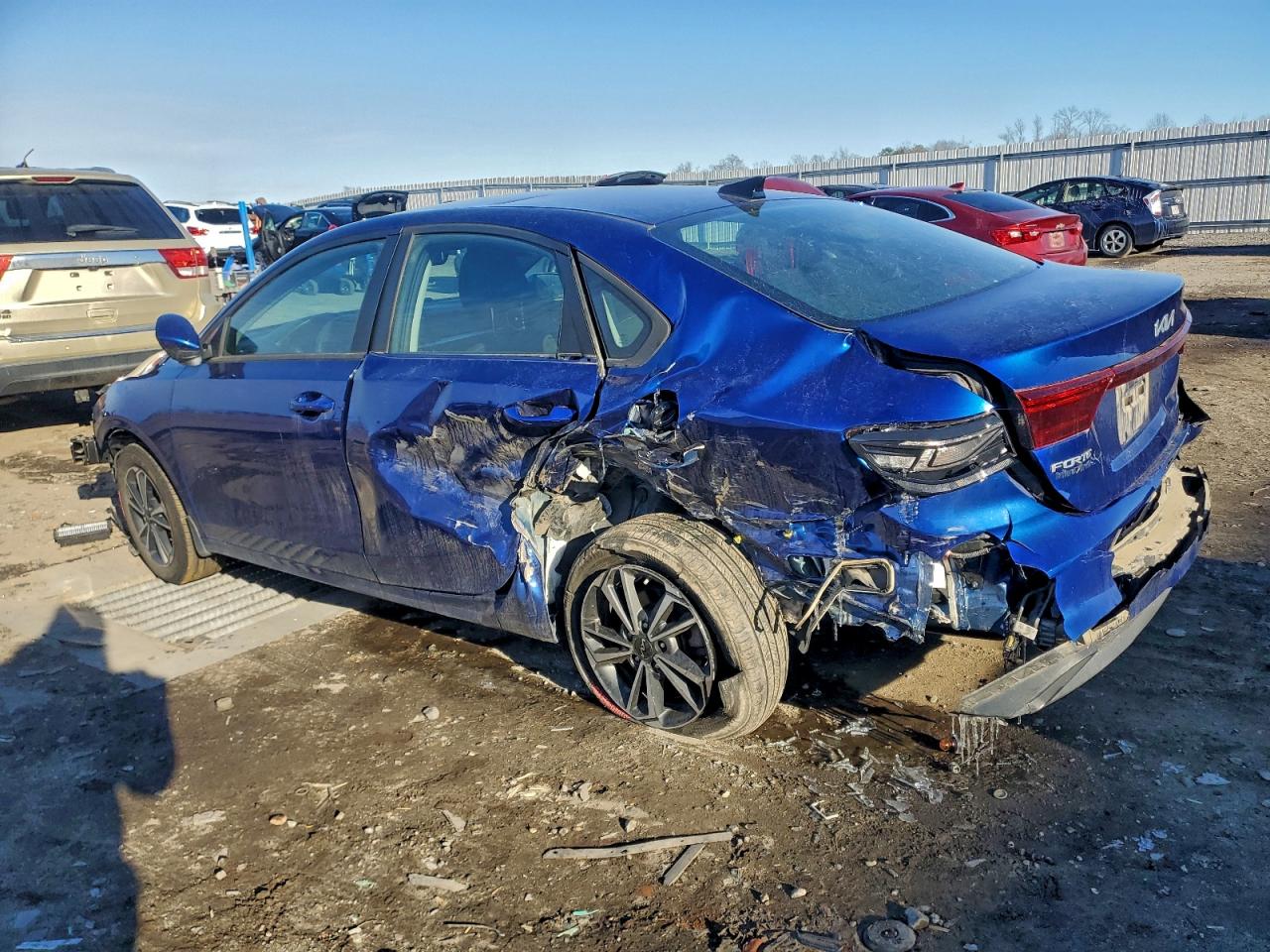 2023 KIA FORTE LX photo 2