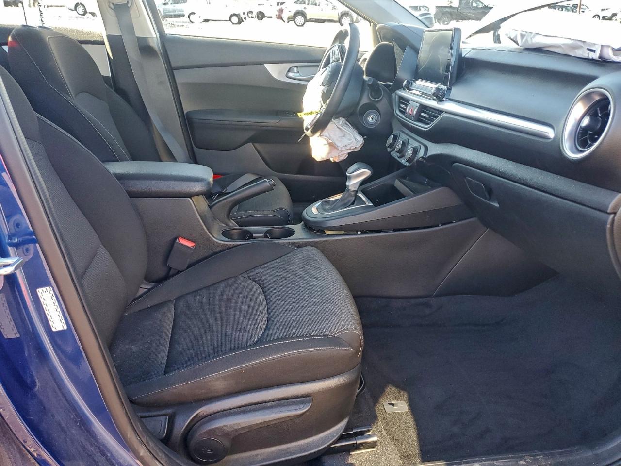 2023 KIA FORTE LX photo 7