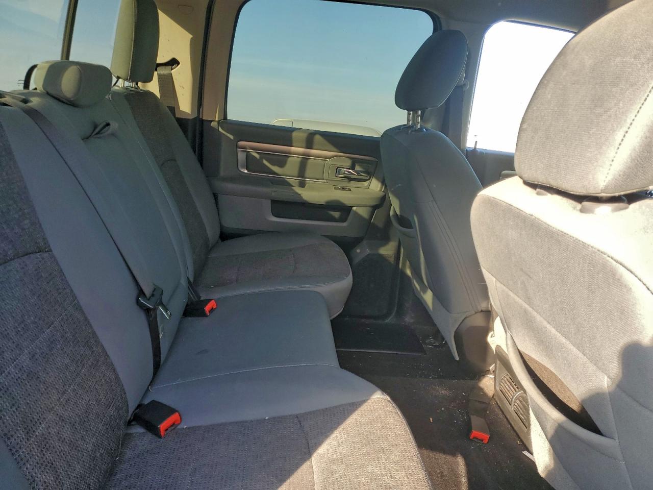 2017 RAM 1500 SLT photo 19