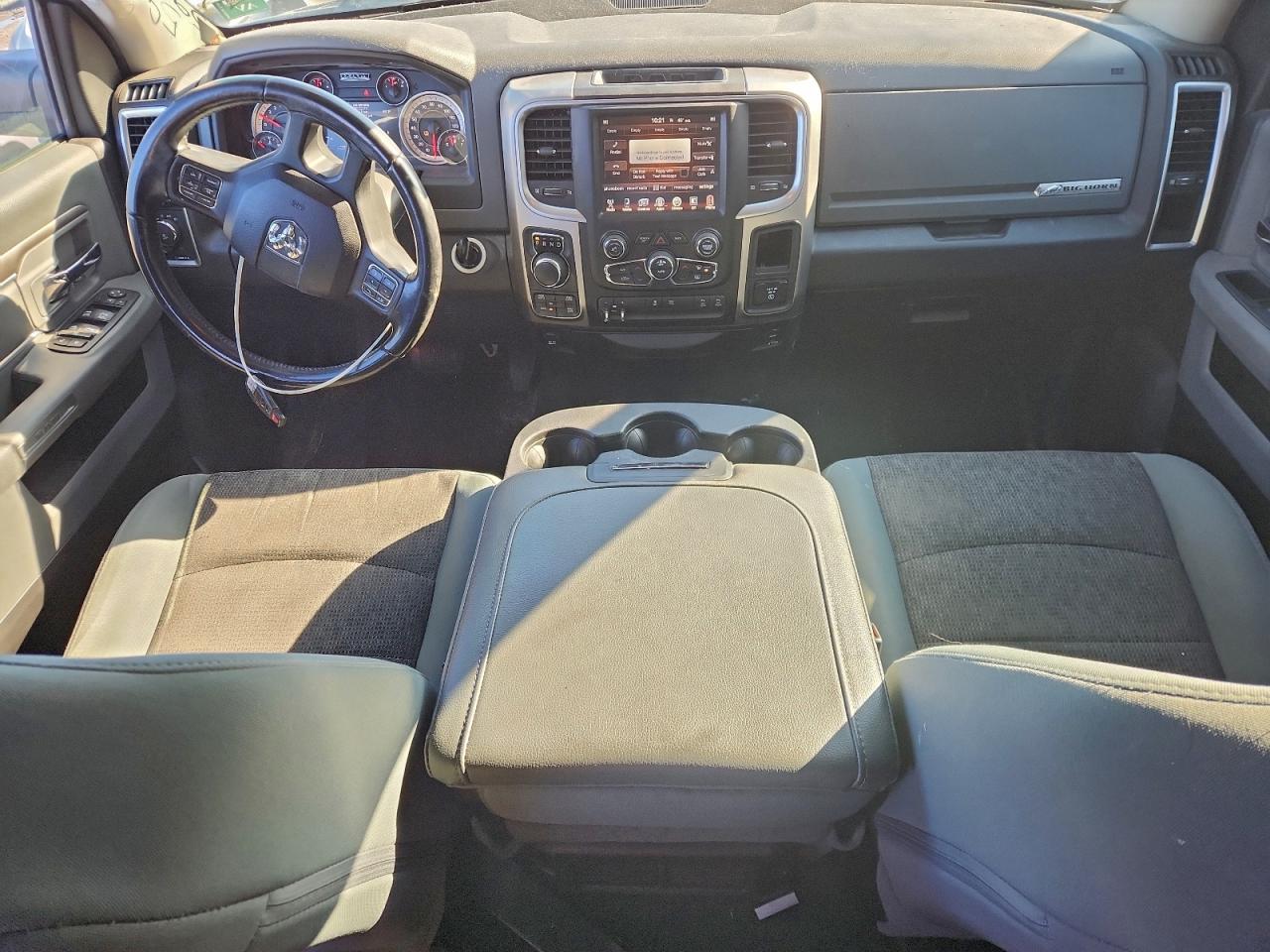 2017 RAM 1500 SLT photo 15