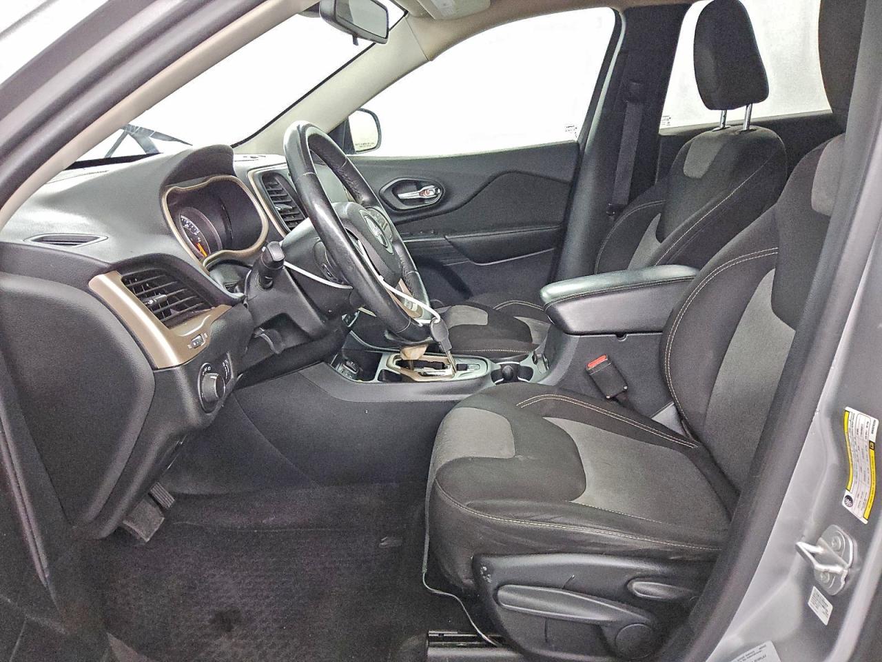 2016 JEEP CHEROKEE SPORT photo 7