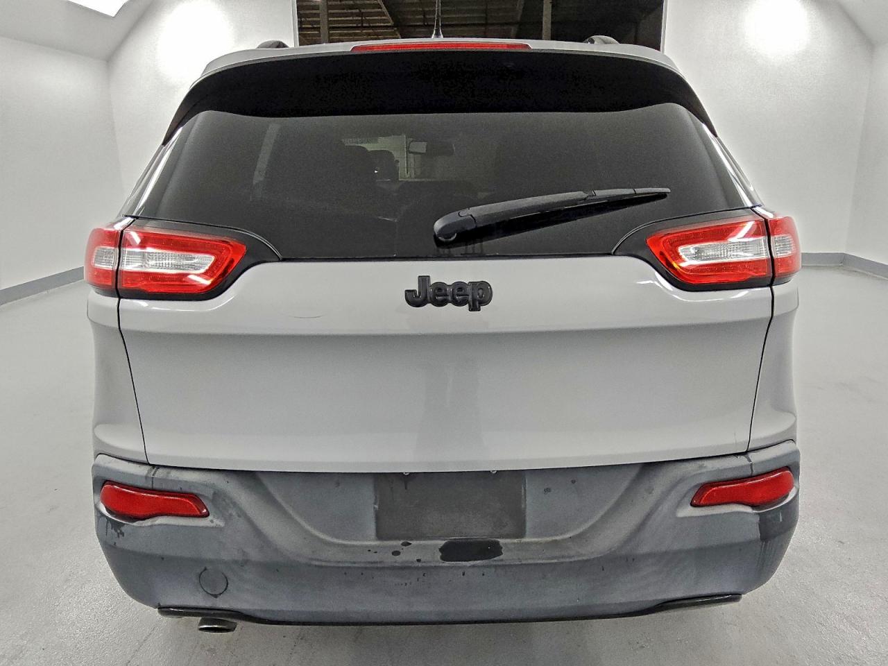 2016 JEEP CHEROKEE SPORT photo 6