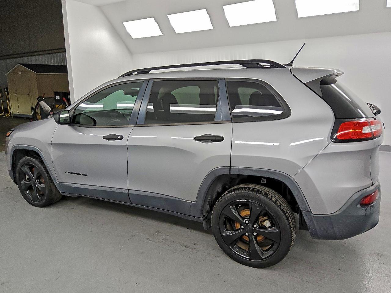 2016 JEEP CHEROKEE SPORT photo 2
