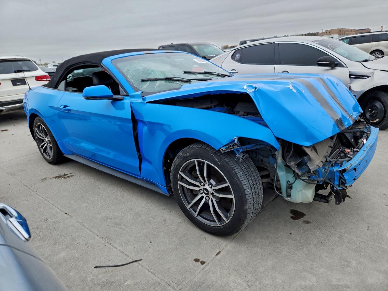 2017 FORD MUSTANG photo 10