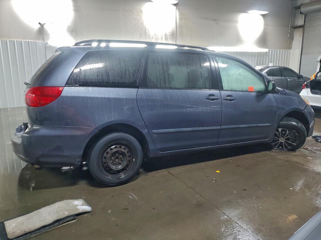 2007 TOYOTA SIENNA CE photo 5
