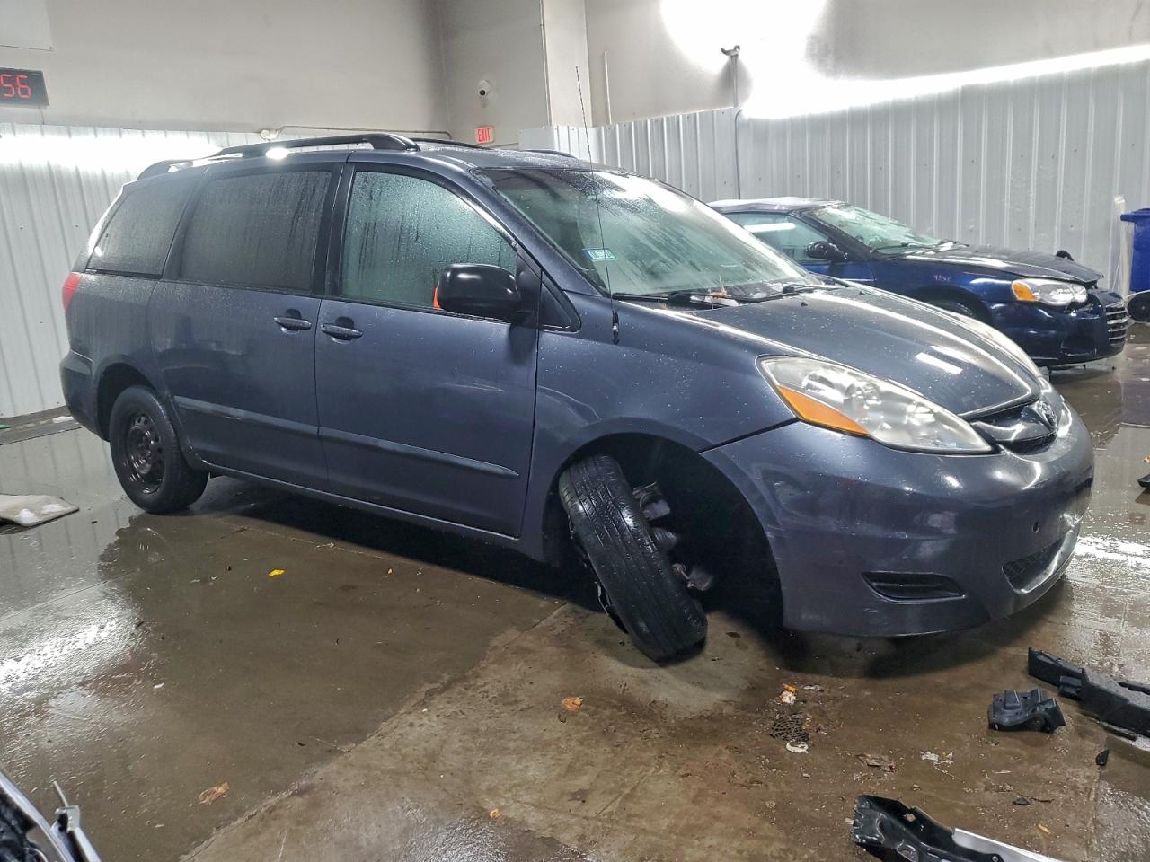 2007 TOYOTA SIENNA CE photo 7