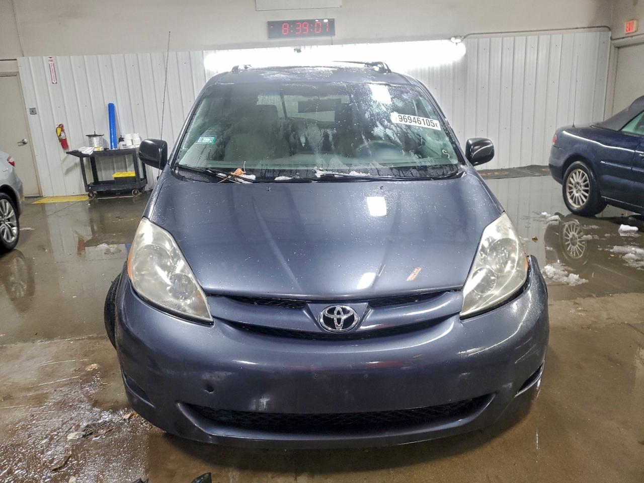 2007 TOYOTA SIENNA CE photo 9