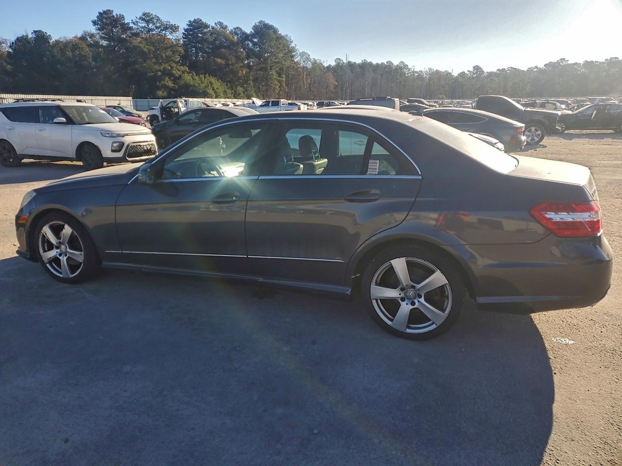 2010 MERCEDES-BENZ E 350 photo 3