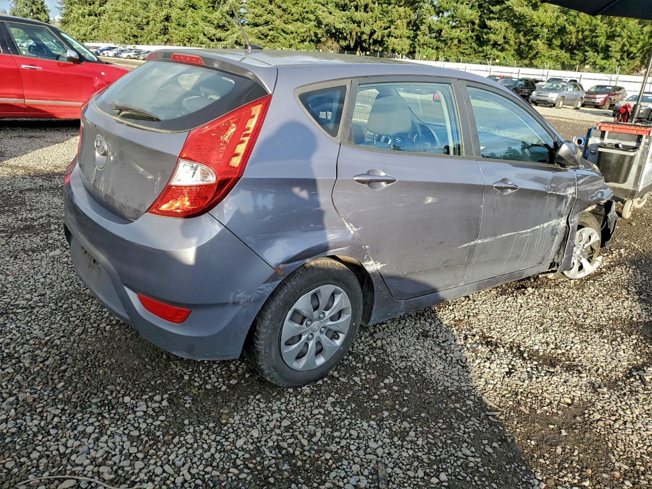 2017 HYUNDAI ACCENT SE photo 3