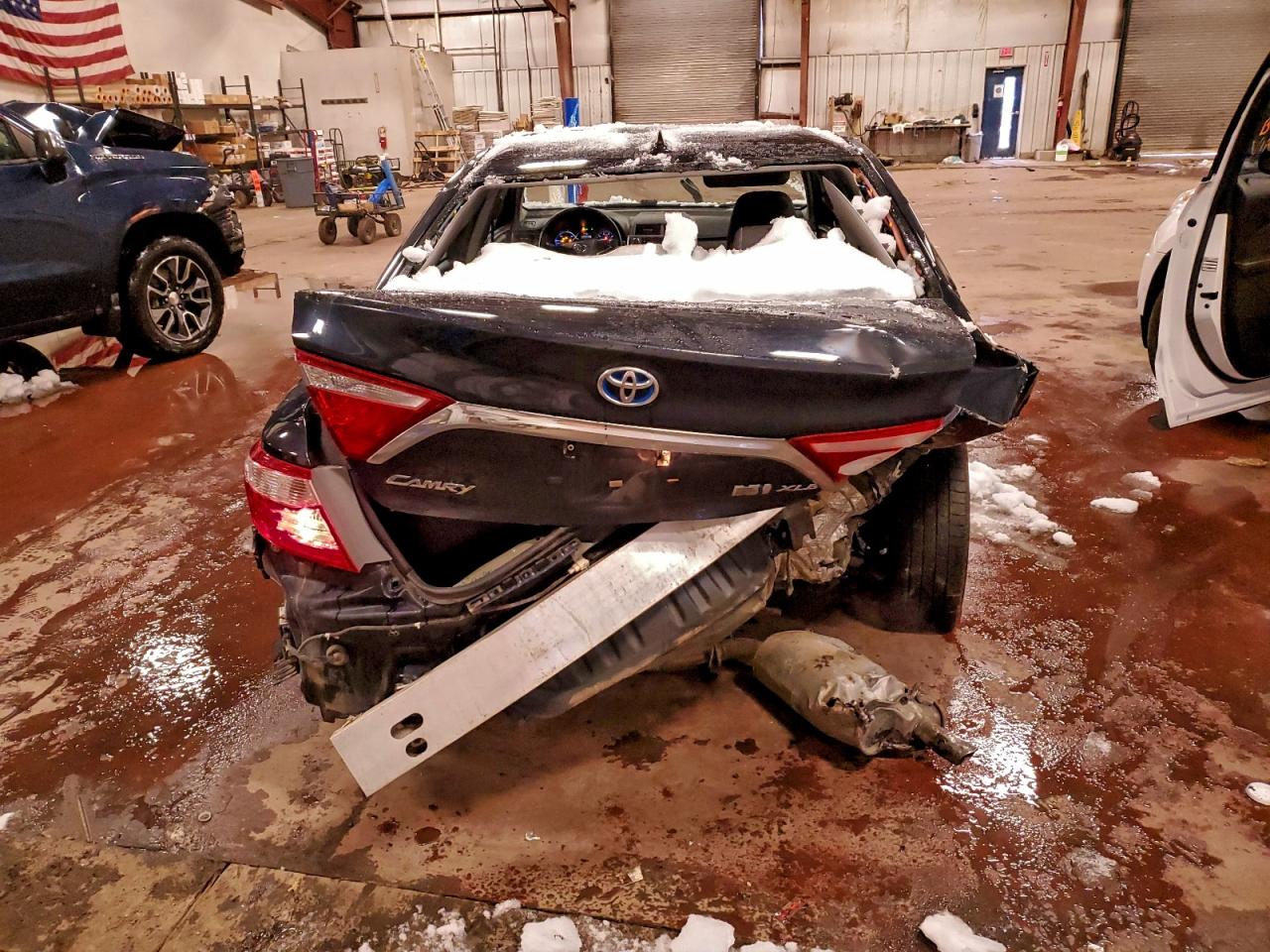 2017 TOYOTA CAMRY HYBRID photo 6