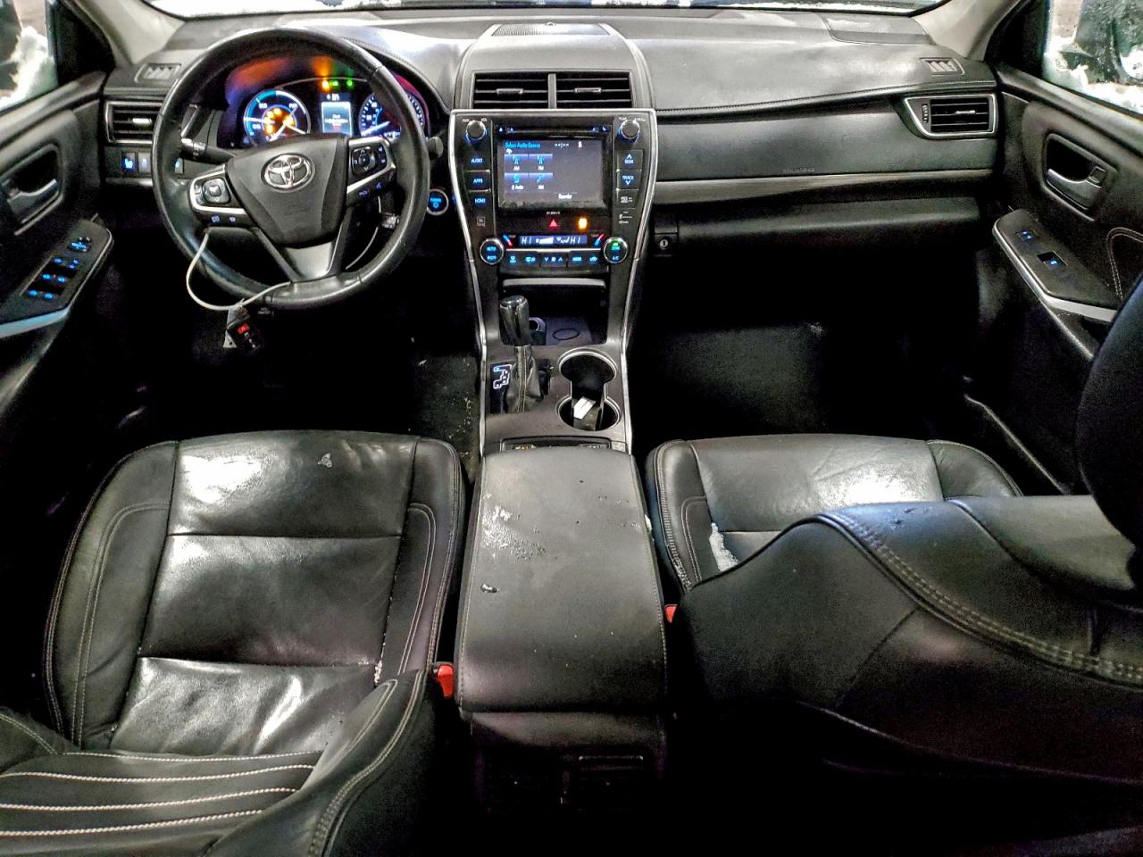 2017 TOYOTA CAMRY HYBRID photo 8