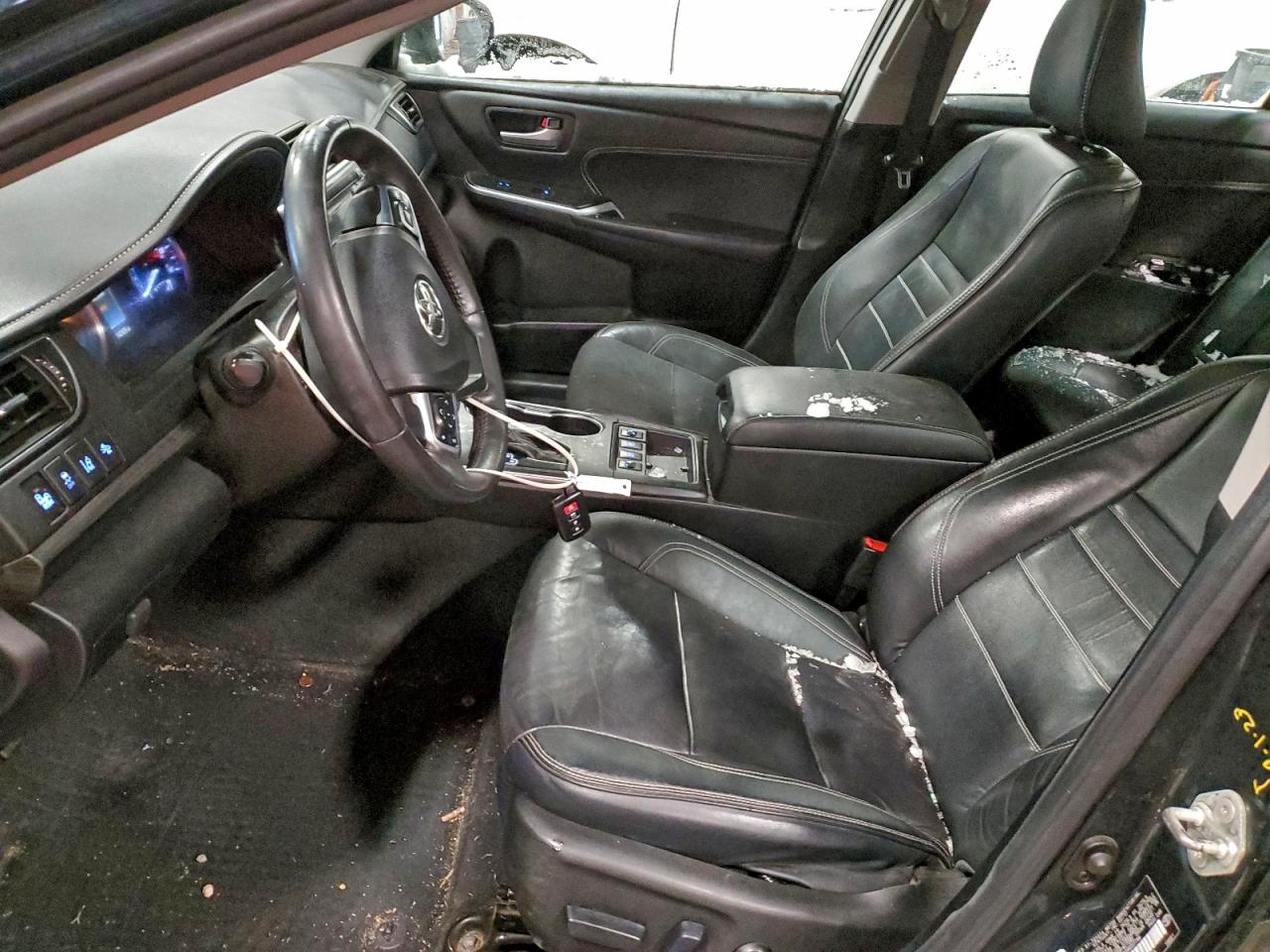 2017 TOYOTA CAMRY HYBRID photo 7