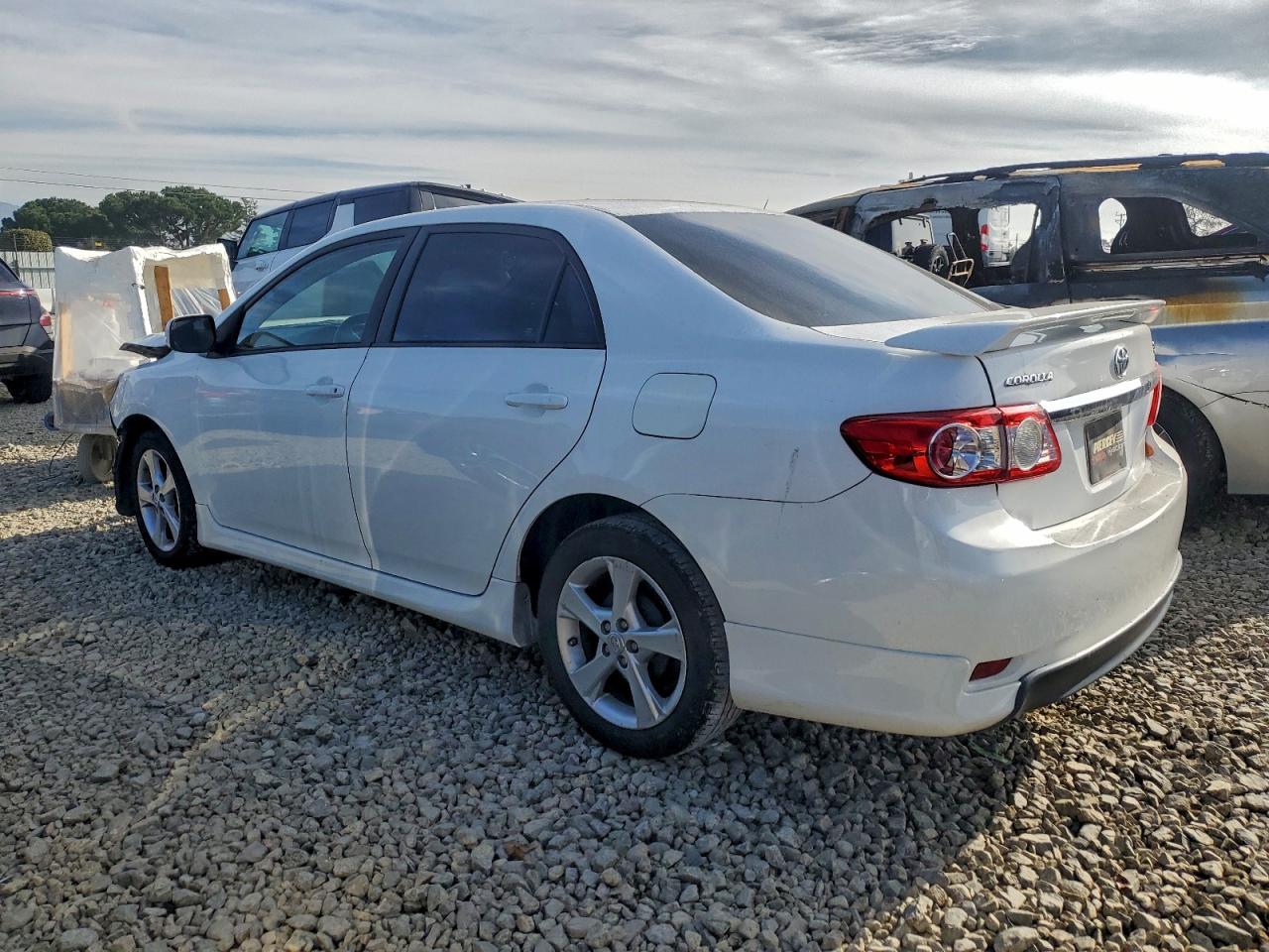2012 TOYOTA COROLLA BASE photo 2