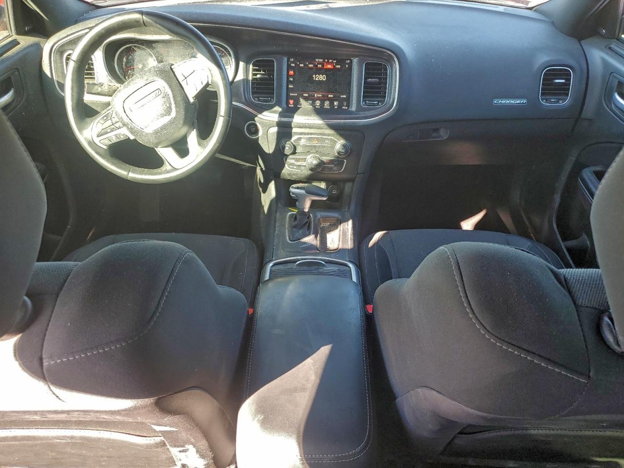 2016 DODGE CHARGER SXT photo 8