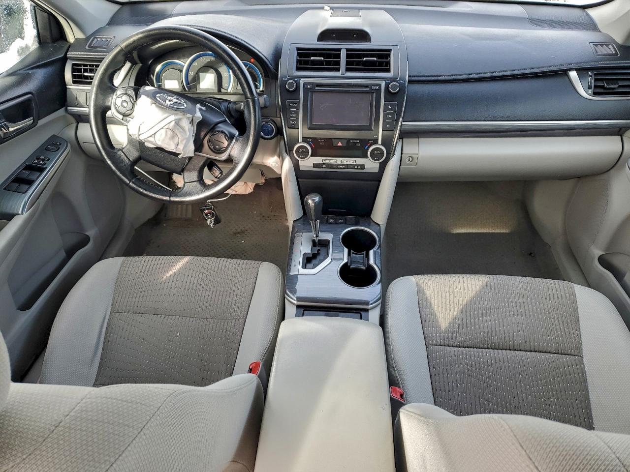 2013 TOYOTA CAMRY HYBRID photo 15