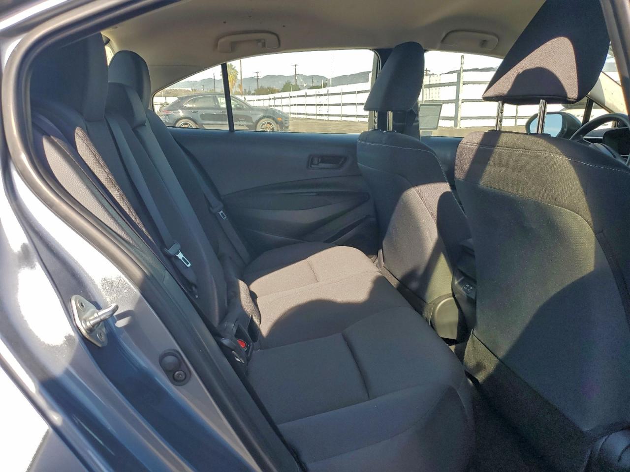 2023 TOYOTA COROLLA LE photo 19