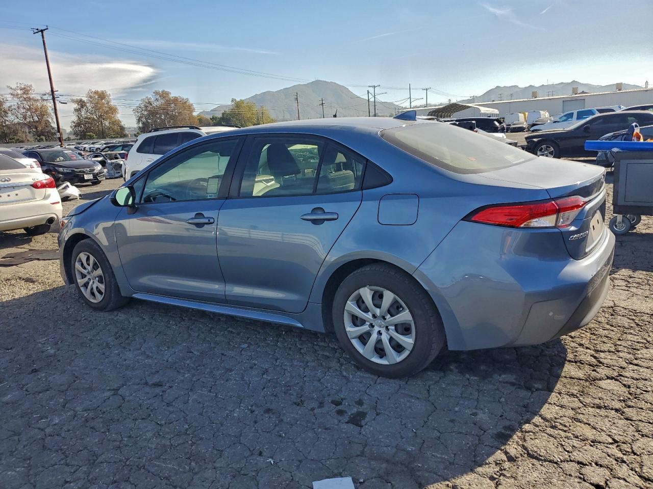 2023 TOYOTA COROLLA LE photo 3