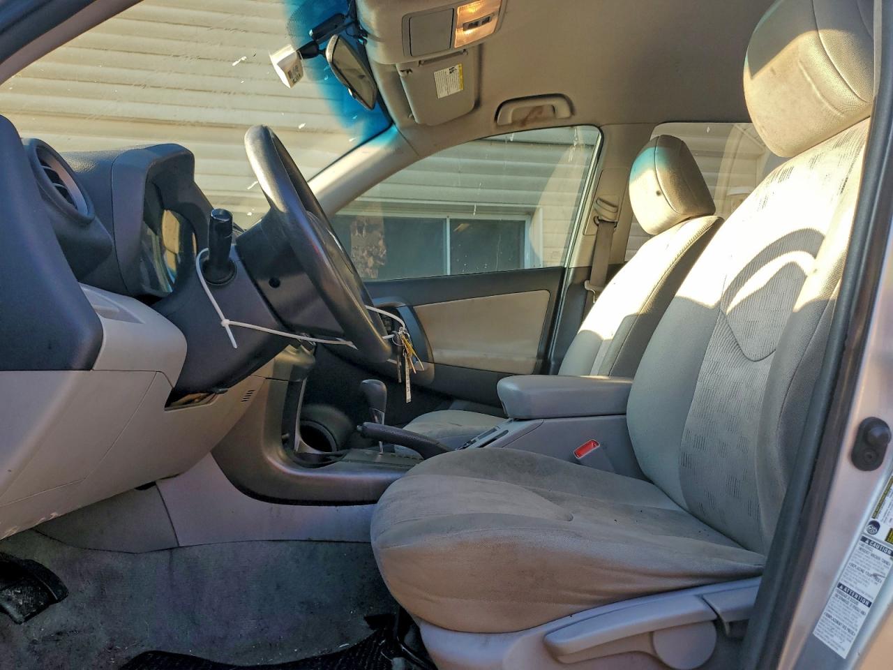 2011 TOYOTA RAV4 photo 7