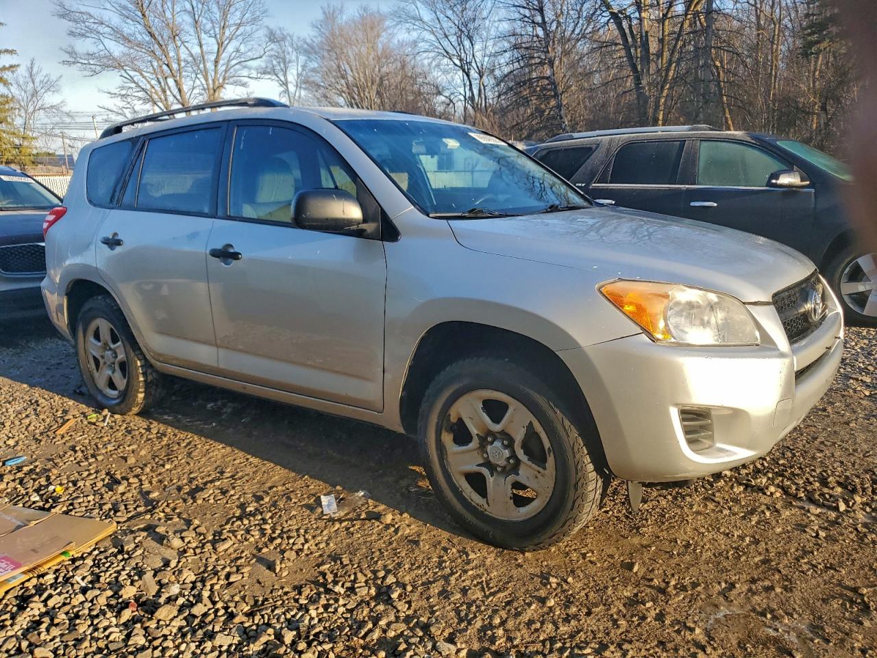2011 TOYOTA RAV4 photo 4