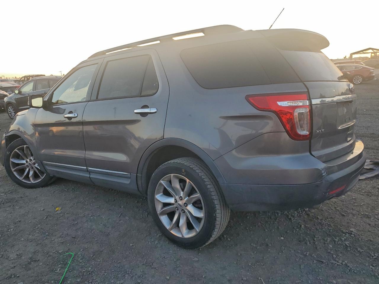 2014 FORD EXPLORER XLT photo 2