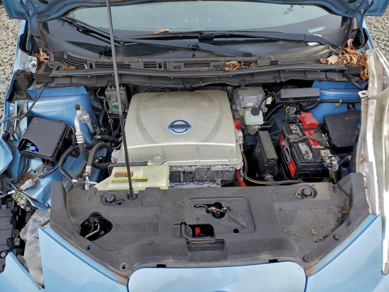 2015 NISSAN LEAF S photo 11