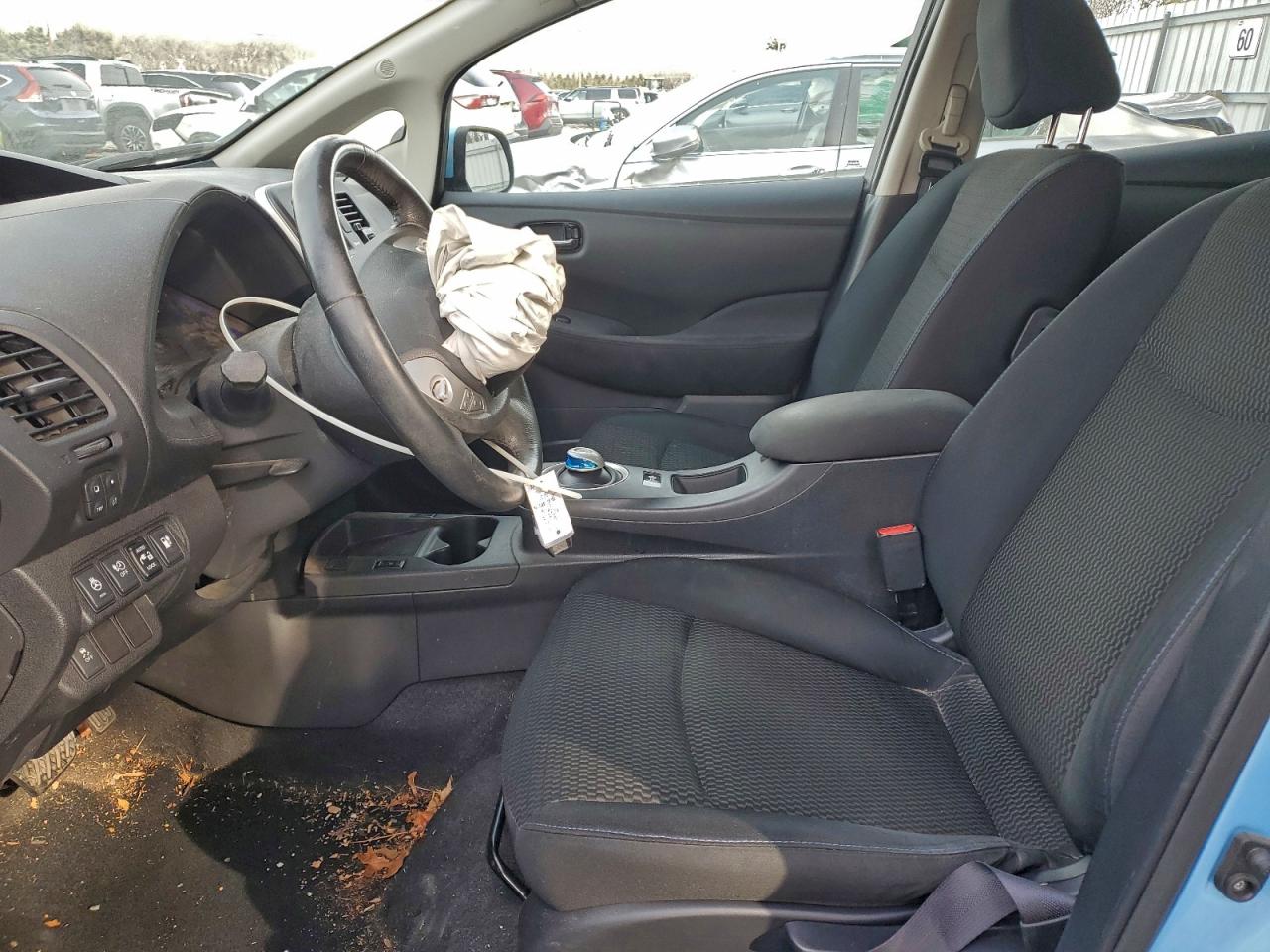 2015 NISSAN LEAF S photo 7