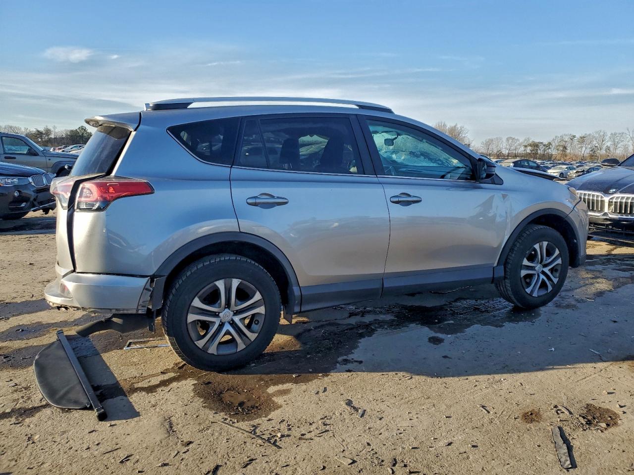 2016 TOYOTA RAV4 LE photo 3