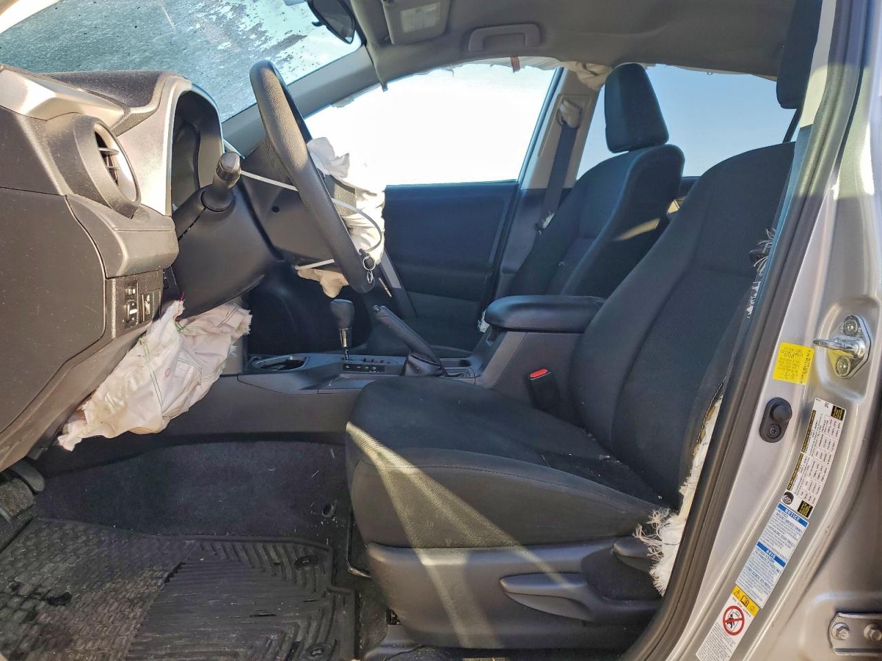 2016 TOYOTA RAV4 LE photo 7