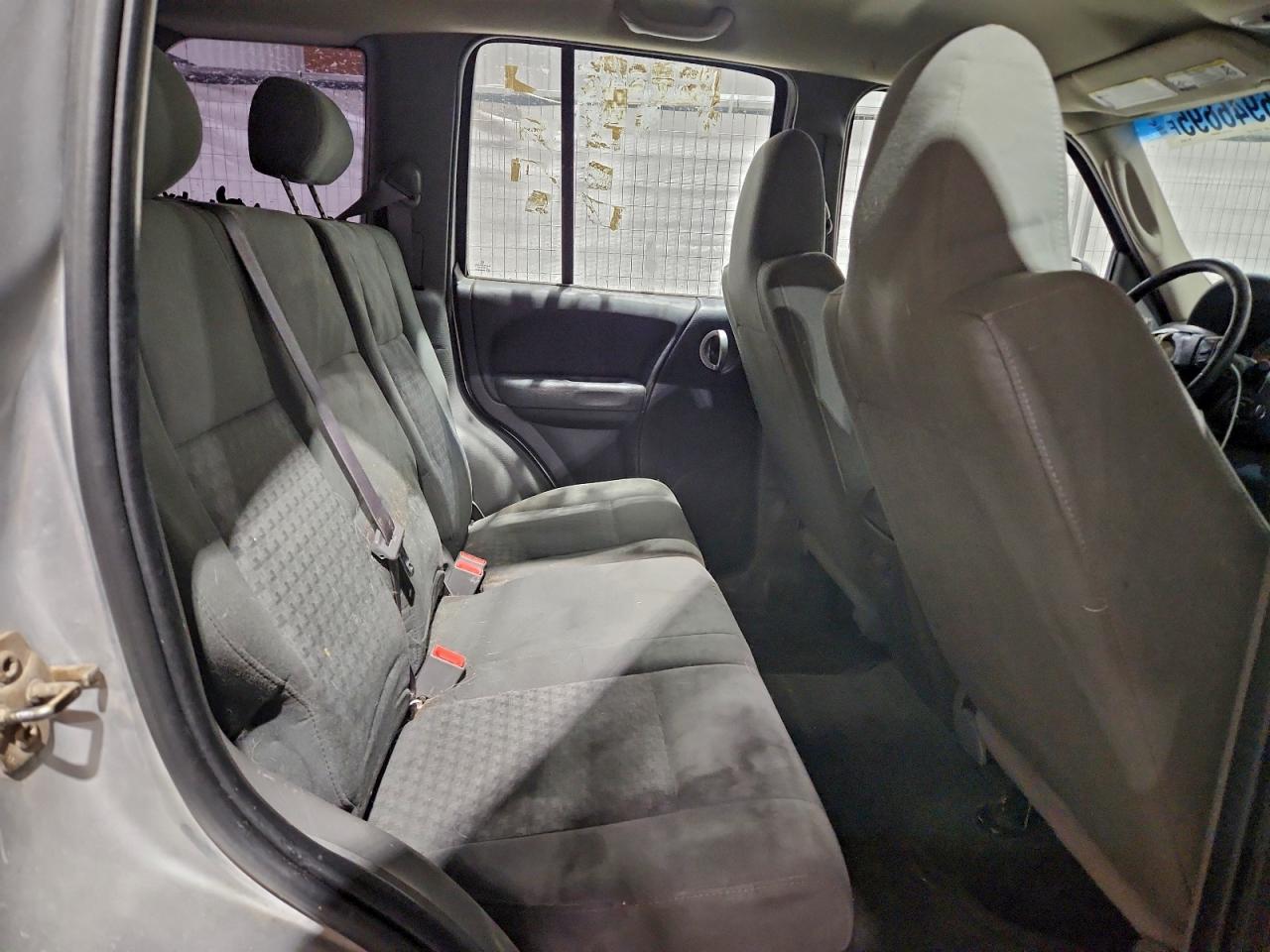 2005 JEEP LIBERTY SPORT photo 31