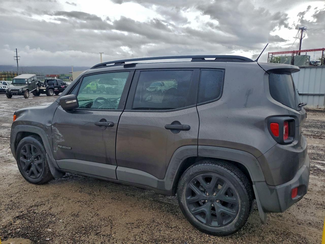 2017 JEEP RENEGADE LATITUDE photo 2