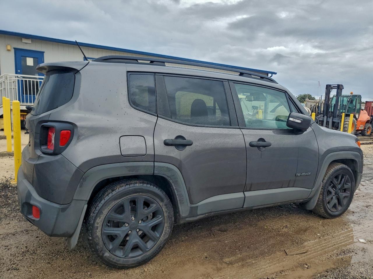2017 JEEP RENEGADE LATITUDE photo 3