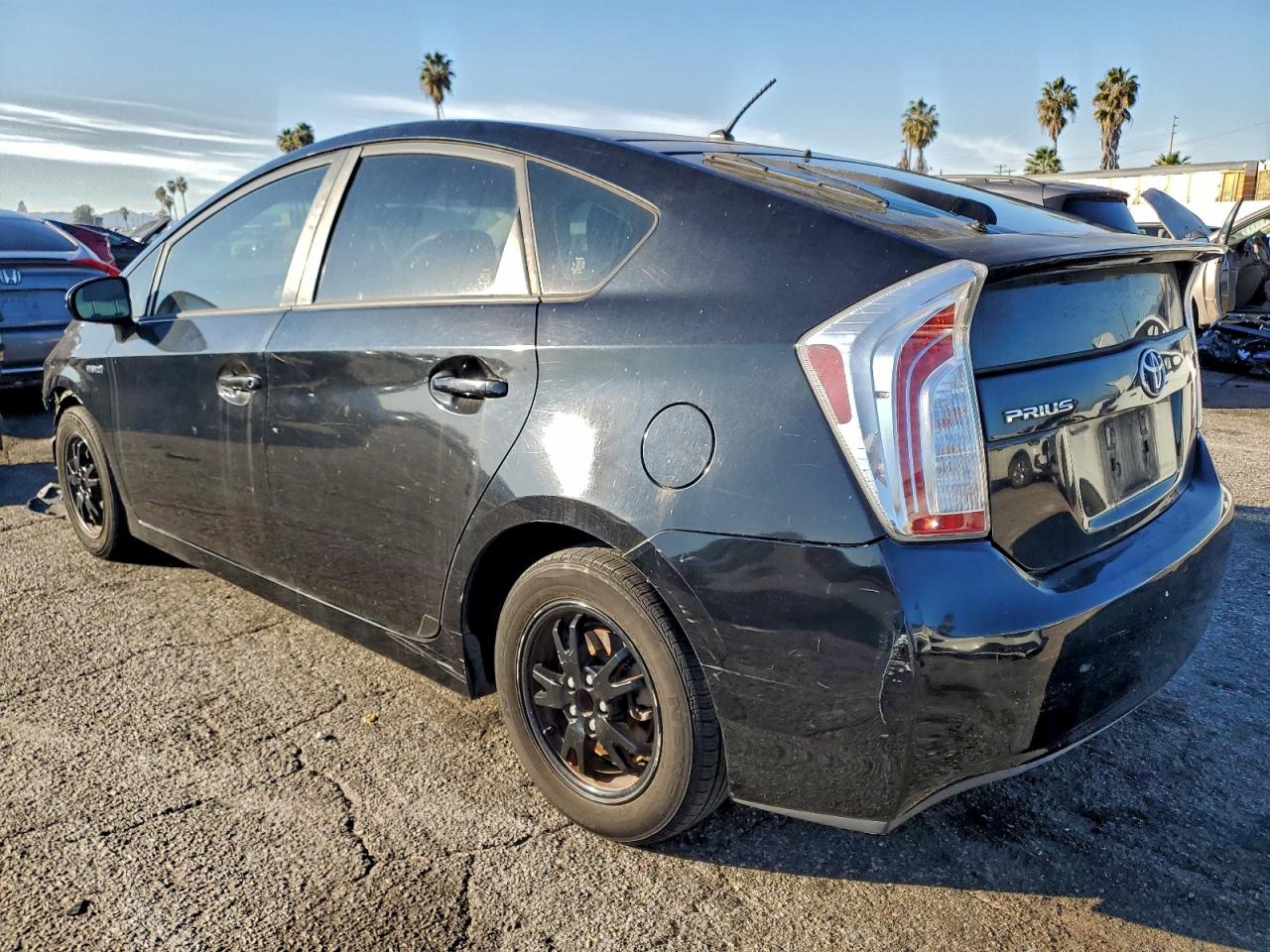 2013 TOYOTA PRIUS photo 4