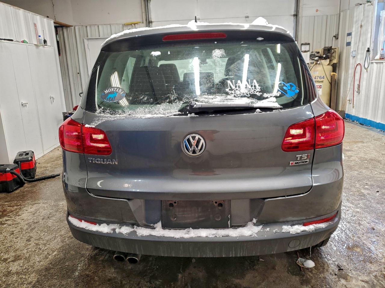 2016 VOLKSWAGEN TIGUAN S photo 6
