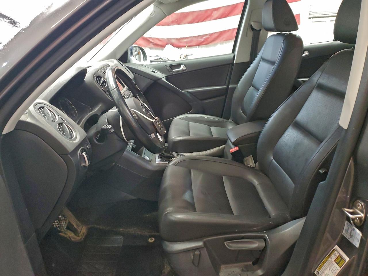2016 VOLKSWAGEN TIGUAN S photo 7