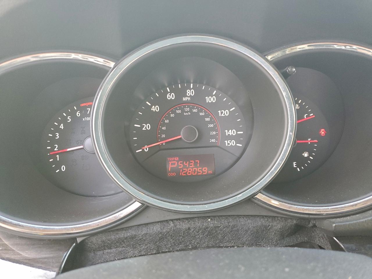 2011 KIA SORENTO BASE photo 25