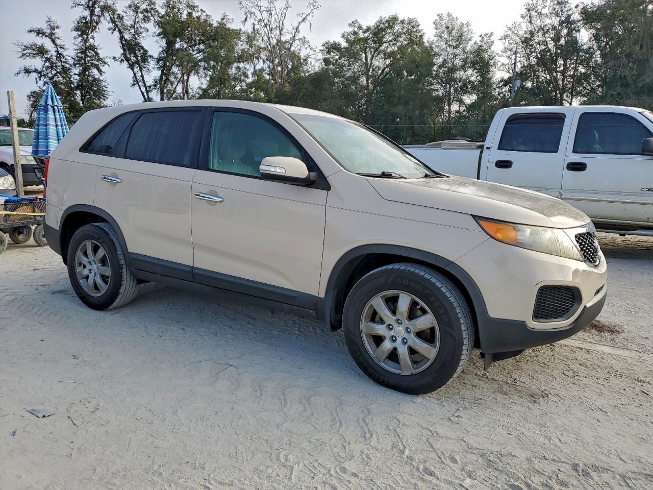 2011 KIA SORENTO BASE photo 10