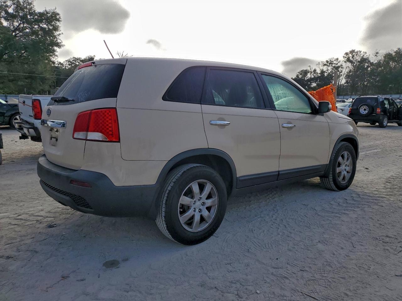 2011 KIA SORENTO BASE photo 7