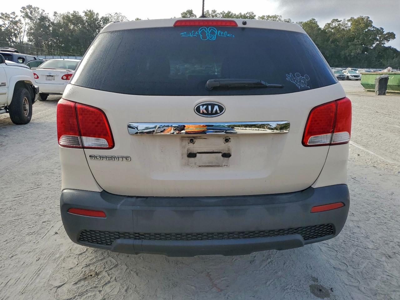 2011 KIA SORENTO BASE photo 16
