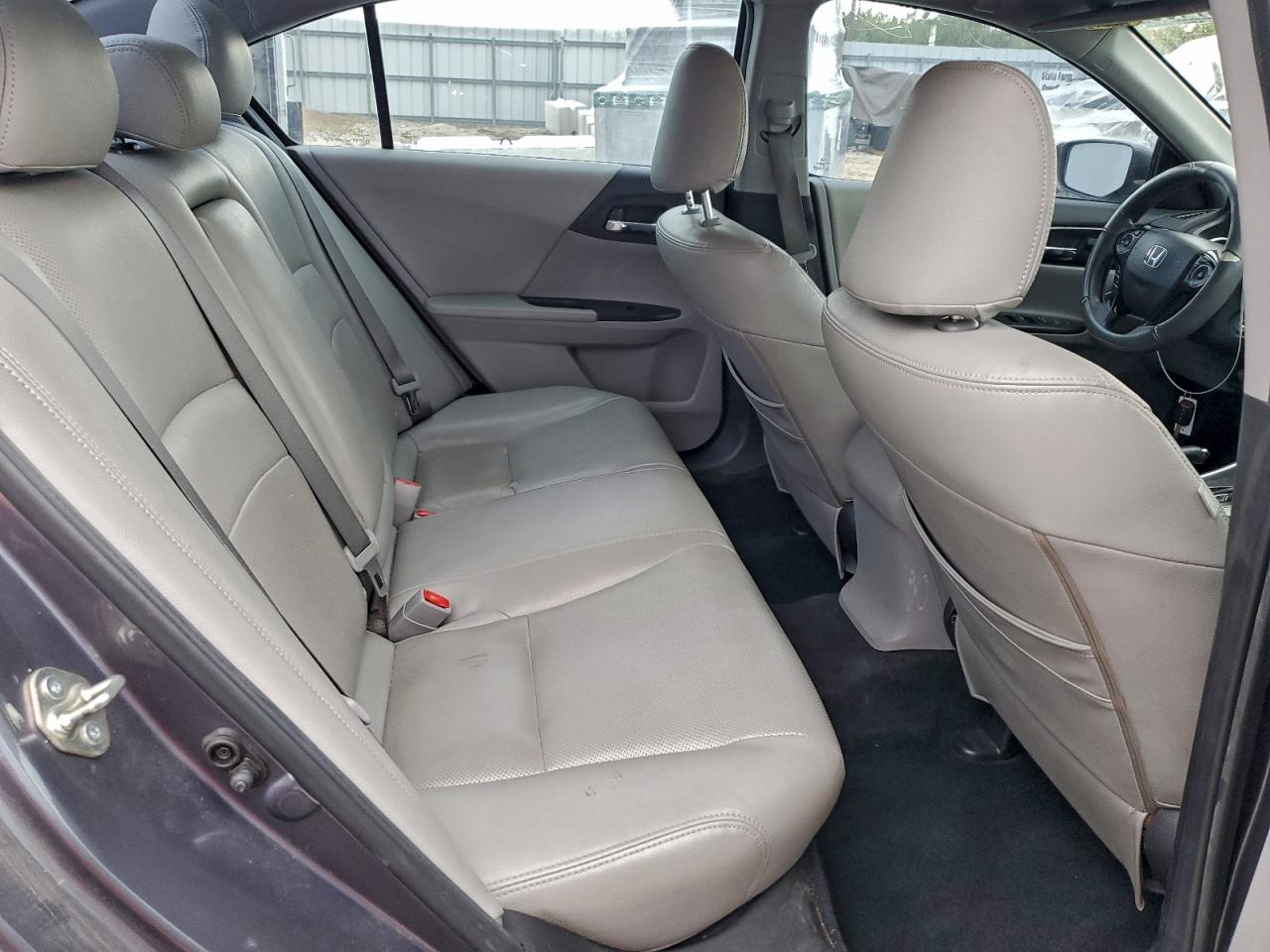 2016 HONDA ACCORD LX photo 19
