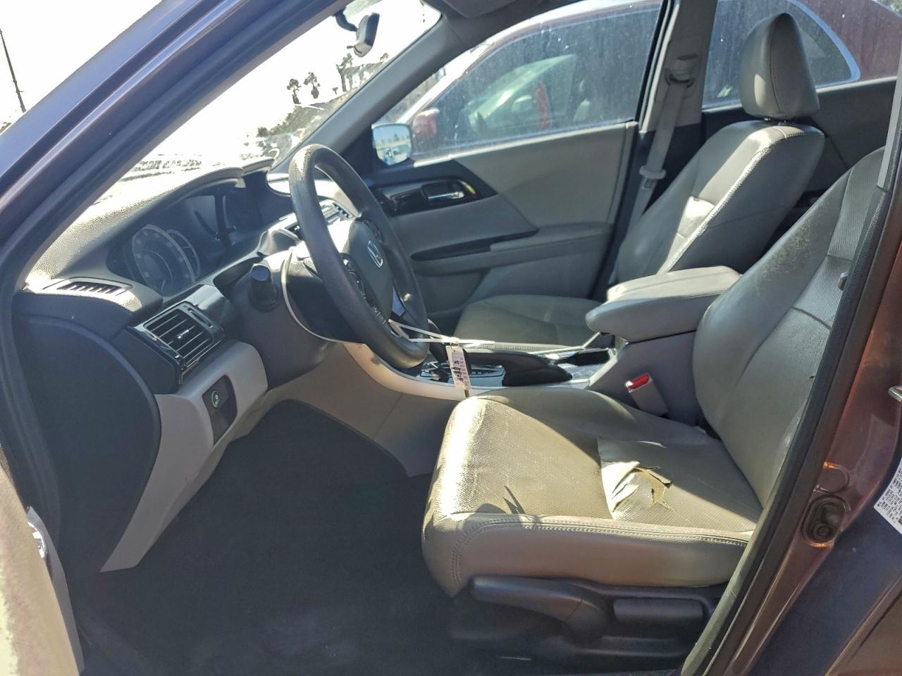 2016 HONDA ACCORD LX photo 13