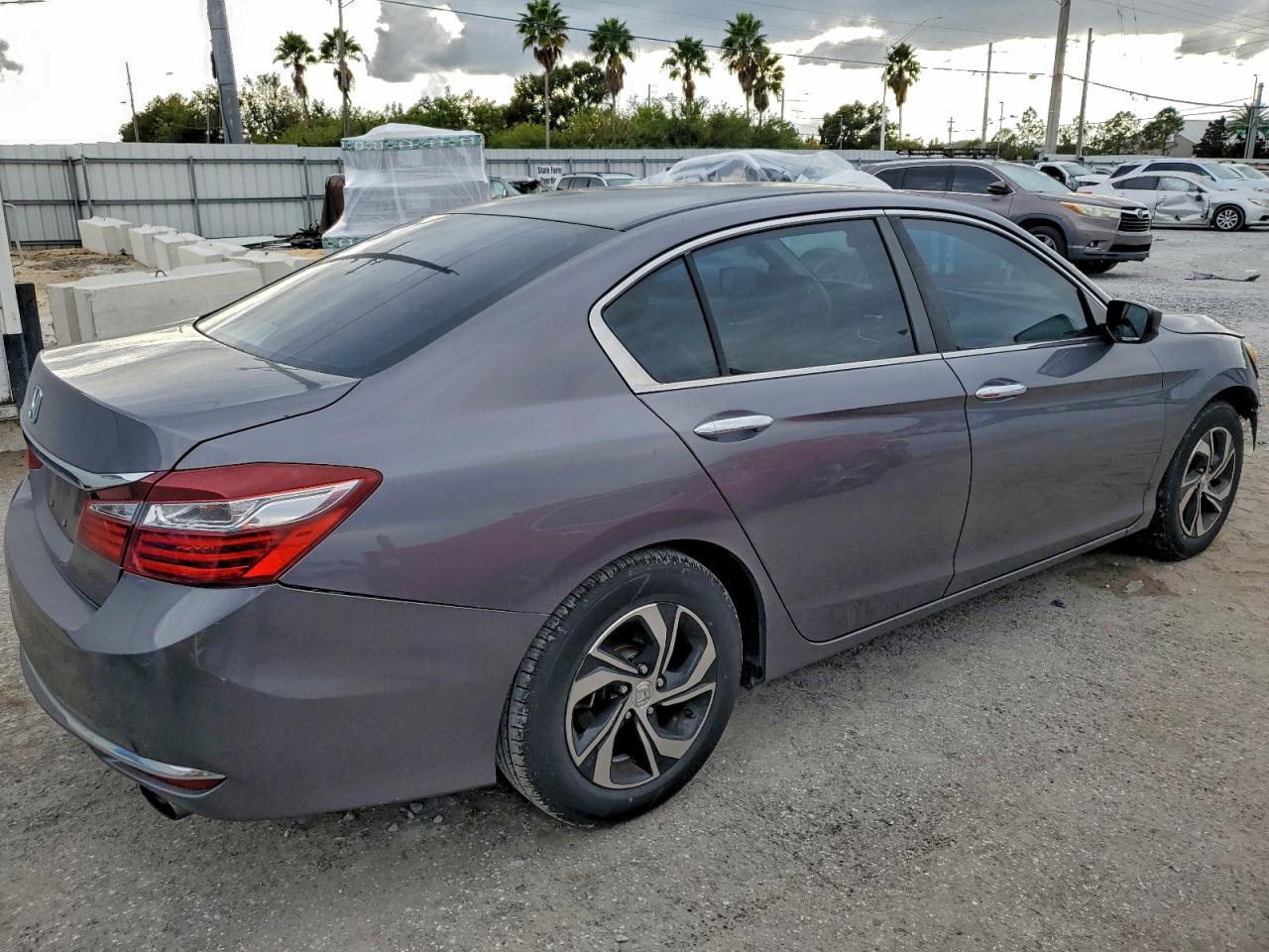 2016 HONDA ACCORD LX photo 5