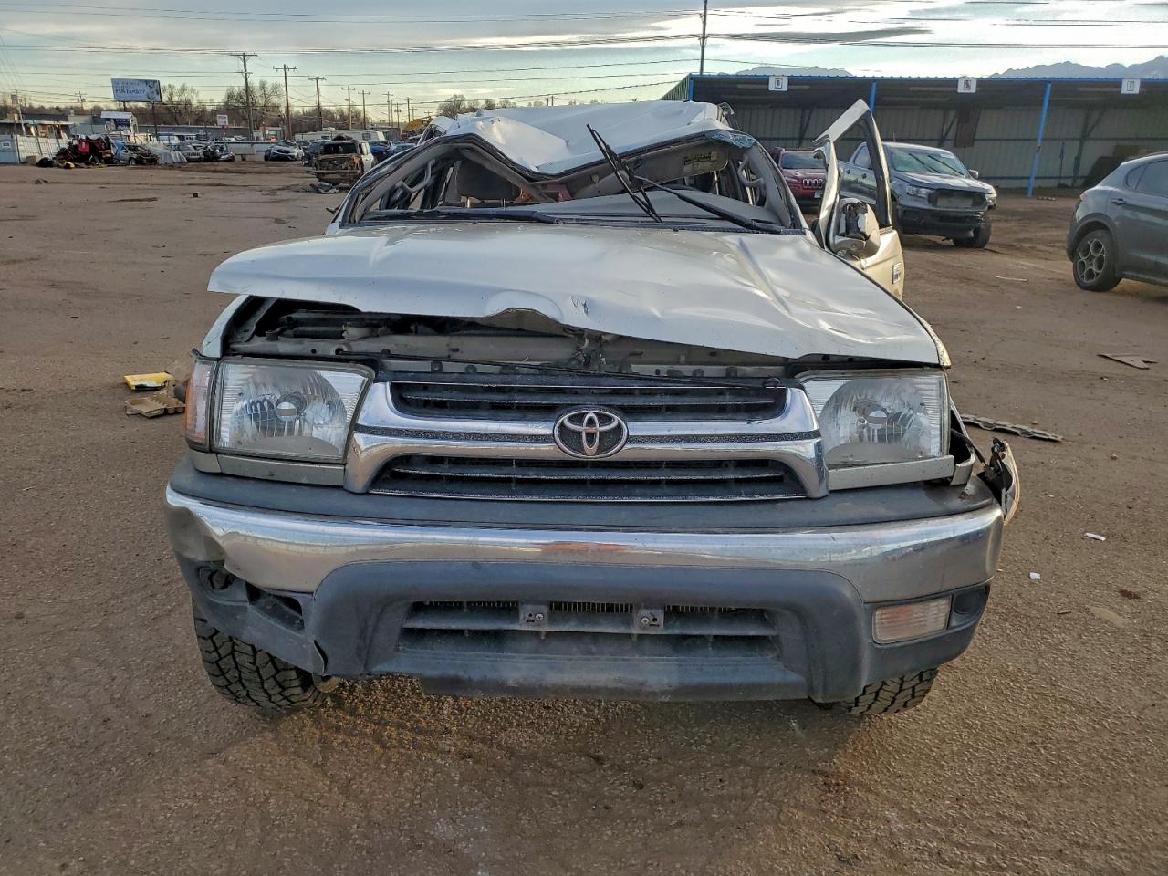 2001 TOYOTA 4RUNNER SR5 photo 17