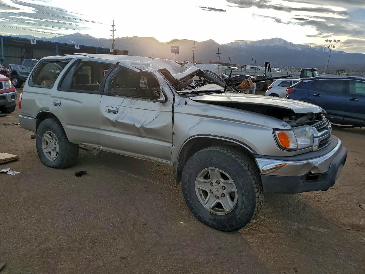 2001 TOYOTA 4RUNNER SR5 photo 13