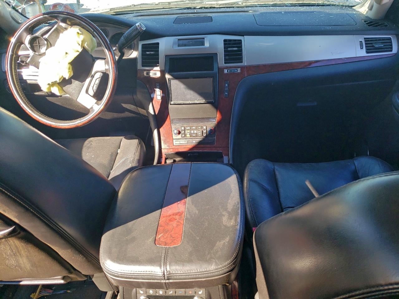 2007 CADILLAC ESCALADE LUXURY photo 8