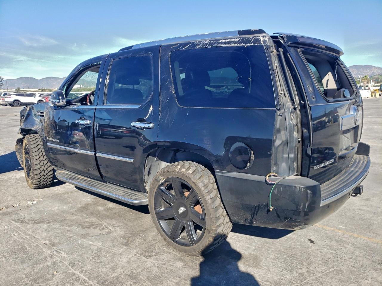 2007 CADILLAC ESCALADE LUXURY photo 2